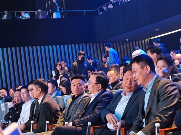 現金網：雷軍談小米造第一輛車就成功原因：電動汽車很多技術跟智能手機相近