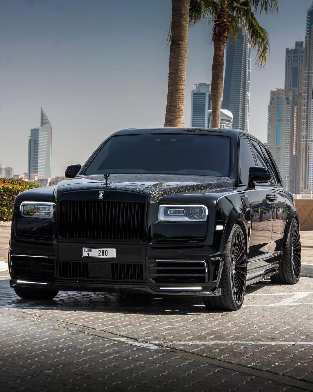 {賭馬}(劳斯莱斯库里南是哪个国家生产的)